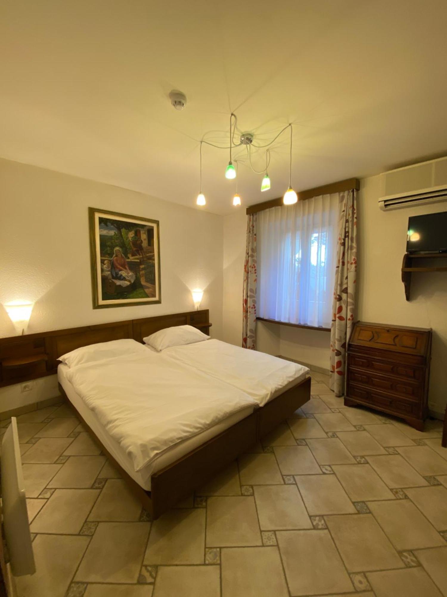Hotel Antico Інтрагна Екстер'єр фото